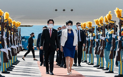 賴清德特使團抵宏都拉斯 副總統李薇拉親自迎接