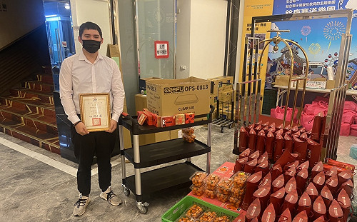 高市府感謝配合防疫 贈居隔民衆年禮、送防疫旅館員工慰勞金