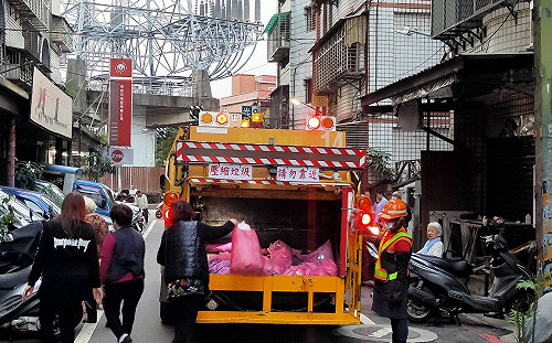 除夕新北加強收運 收運垃圾量3500噸為平日2倍