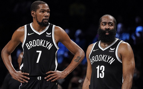 哈登復出戰太陽　KD履行隊長職務