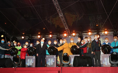 2022新北燈會臥虎藏龍 開幕點燈閃漾大都會公園