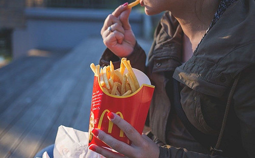 男爆出麥當勞秘密遭開除！真相曝光