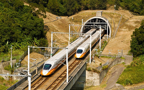 歲末迎旅遊旺季！高鐵每週末增5班次  12/7開放預購