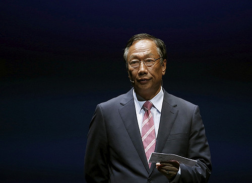 鴻海未完整說明鴻夏戀  證交所開罰3萬元