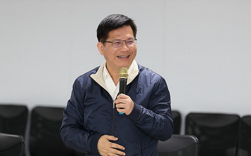 民調互比大勝陳時中逾10個百分點 林佳龍：擔任指揮官難免影響支持