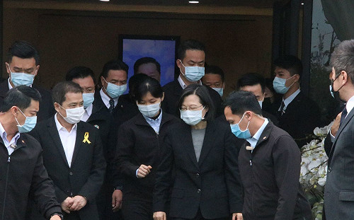 蔡總統弔唁海董 湧言會全員齊追思