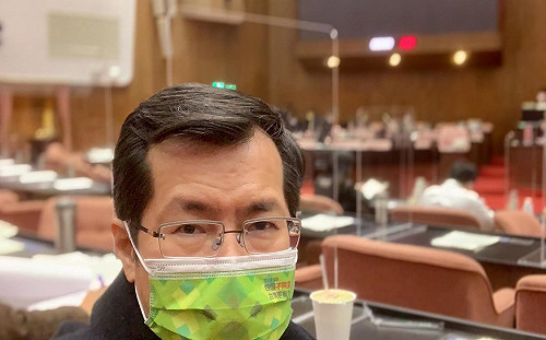 陳霖翰甩「涉貪之子」標籤 羅致政：「是爭議，有錯誤，但不是紅統！」