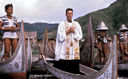 突破不上墳禁忌 蘭嶼人跨海幫達悟之父洗墓碑