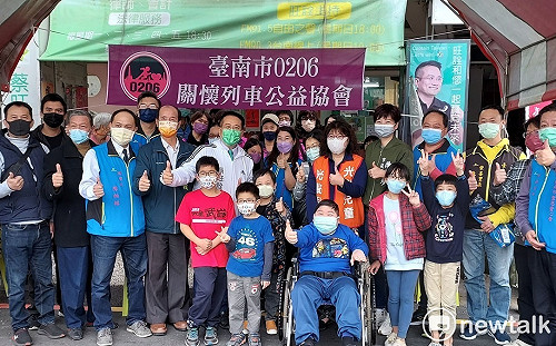 「畫」過天際生命光點  蔡旺詮邀台南市民鑑賞重症兒童畫作