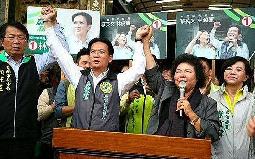 民眾黨雙姝「大菊為重」失言 林俊憲：恰好證明這些前輩的偉大