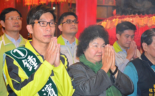 「大菊為重」惹議 鍾佳濱批黃瀞瑩、楊寶楨賺取政治聲量