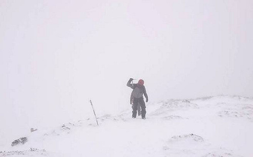銀白世界超浪漫！雪山圈谷積雪已達90公分