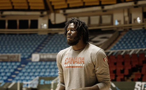 班奈特在防疫旅館被台灣地震給嚇到