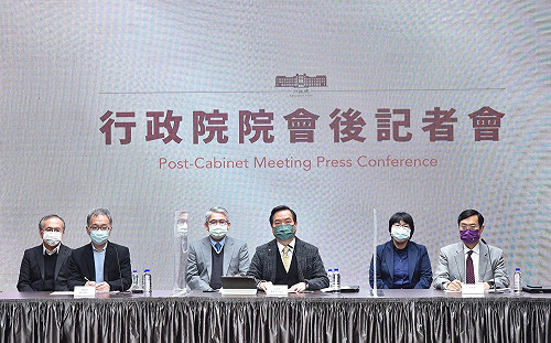 經濟與防疫並存 蘇揆：各部會公私部門都要有「防疫長」