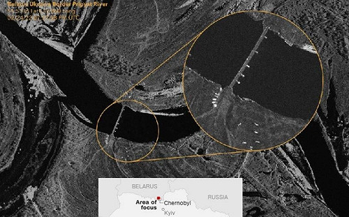 俄軍入侵 10萬烏克蘭人大逃亡 總統不怕被「斬首」 : 我會留在首都基輔