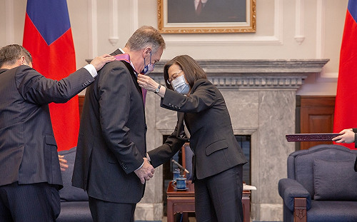 蓬佩奧：美國會一直與台灣站在一起 維護自由不受到冒犯