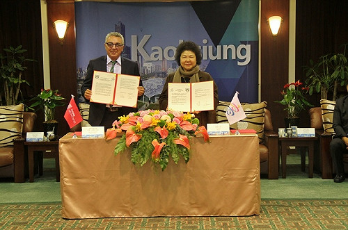 前進中南美 高雄與阿根廷老虎城簽MOU