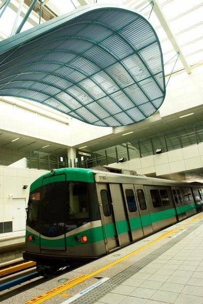 煞車制動器未放開 高捷列車冒煙