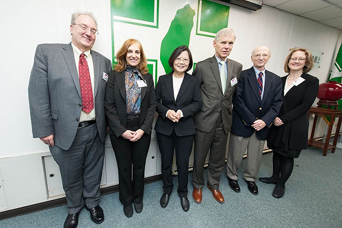 小英接見美國智庫學者 聚焦兩岸議題