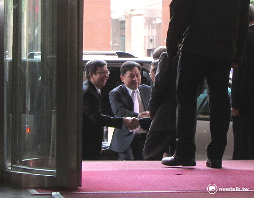 陳建仁訪考院請益年金改革  不回應廢考監