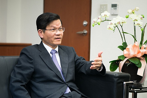 中研院：翁啟惠明午返台 會儘快向外界說明