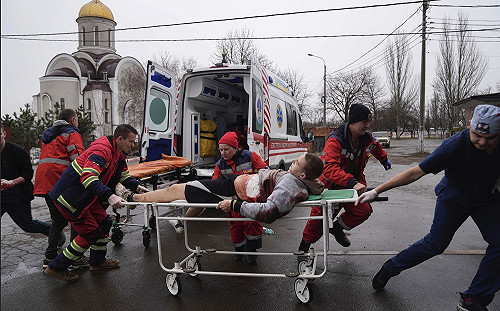 談判淪為騙局！俄軍砲擊馬立波「人道走廊」千人死傷30輛疏散巴士遭炸毀