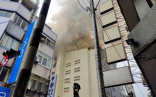興中街大樓火警為城中城翻版？中市府嚴正駁斥