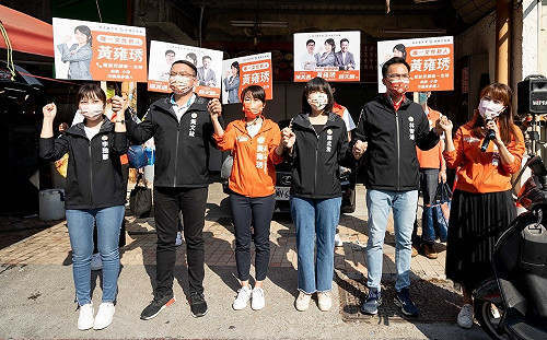 鎮港初選激戰 「高雄青連線」議員力挺素人黃雍琇拚出線