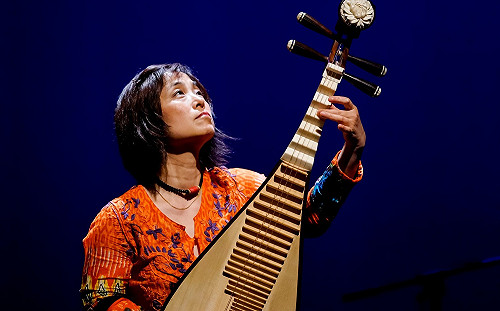 高雄春藝《指尖上的天籟》 琵琶大師吳蠻與高市國樂團首度合作