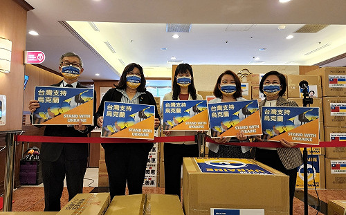 具體行動挺烏克蘭！綠委募百箱愛心物資助難民