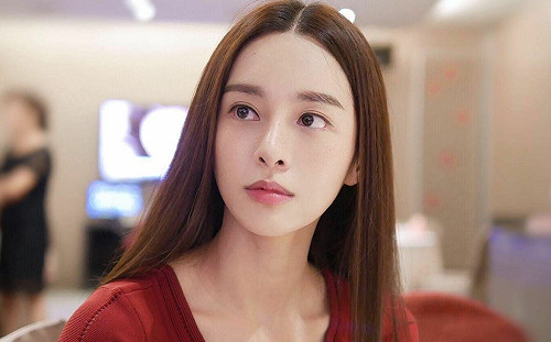 鋼琴女神辣曬S曲線！李元玲曝「自律生活」不易：練到雙手瘀血