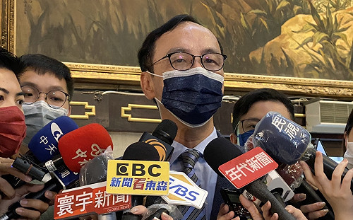 邱毅曝國民黨「跳船潮」 朱立倫回擊：最近5萬人回黨