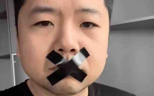 「抱歉 我站的時間久了 不習慣下跪！」中網友表態反入侵遭「和諧」拍影片回嗆