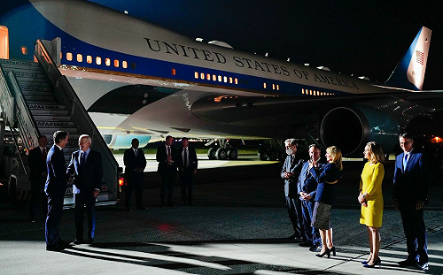 美國空軍一號驚見竊賊？機上物品頻消失 白宮向「這群人」發出警告