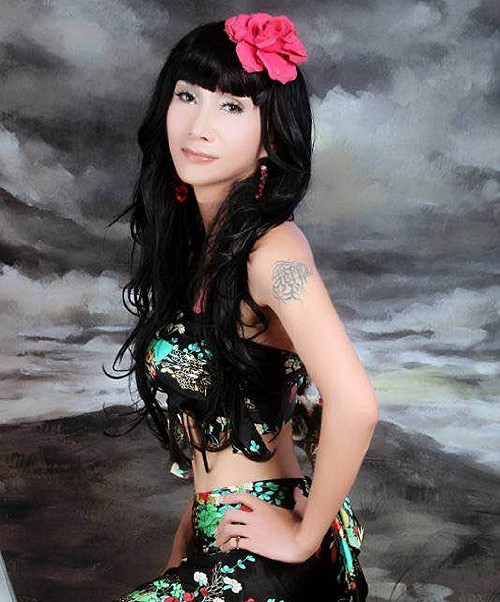 香港妖妓琦琦出書  道盡跨性別者多元情慾