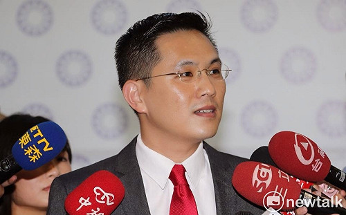 台灣捐口罩！何晶不領情 陳以信：Errrr...是誰出了錯？