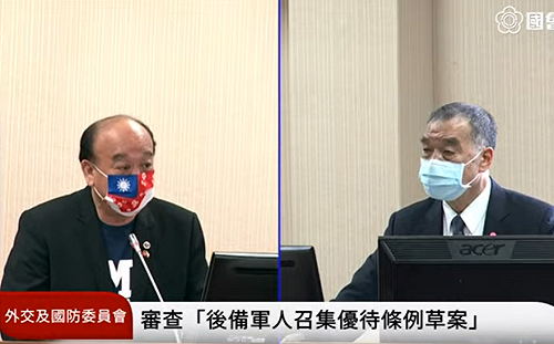 吳斯懷建議教召10次發紀念章 邱國正認同：能考慮