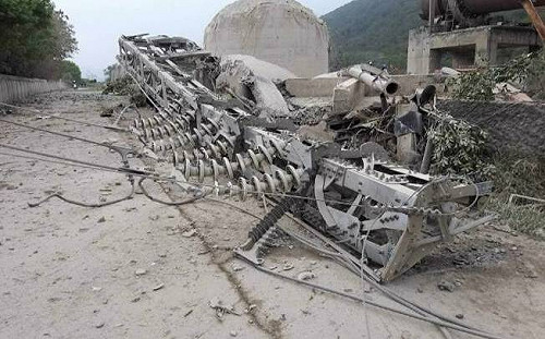 東南水泥舊廠拆除意外 高市府重罰告到底 廠商停業並移送法辦