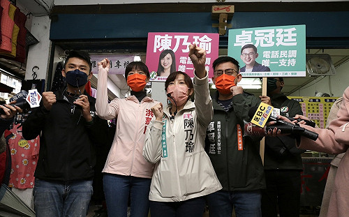 力挺陳乃瑜！ 卓冠廷、洪慈庸夫婦首度為年底選戰合體