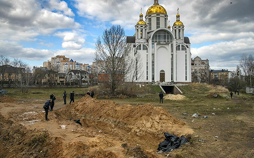 俄羅斯否認布查屠殺遭打臉 衛星影像專家揭謊：俄軍在時就有遺體了