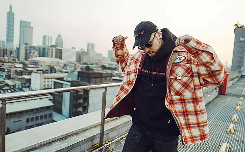 熱狗新歌致敬NBA詹姆斯失算  無奈：出師不利越想越氣