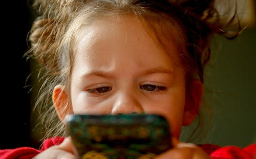 小孩不看卡通了？妹妹YT竟搜「它」