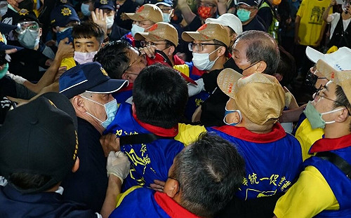 大甲媽到彰化 張安樂搶轎釀衝突 顏清標：好好的事  不要搞到不爽快