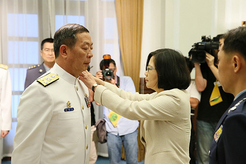 國防改革  蔡英文：裝備與觀念要跟上時代