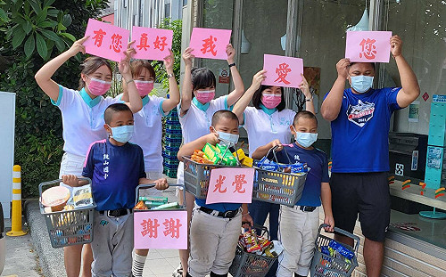 光覺協會攜手高市鼓山少棒 「搬搬樂」活動讓小球員完成心願