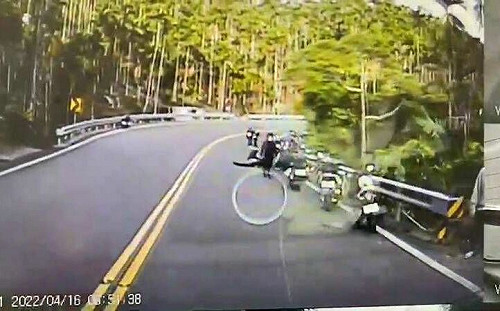 嘉義台3線死亡車禍！騎士撞護欄亡