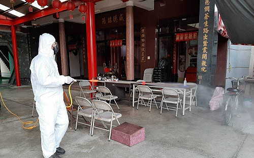 屏東＋14 其中6例從娛樂場所衍生另有一家4口接觸親戚染疫