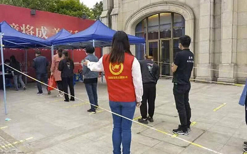 安徽蕪湖1人確診全城封閉！賣場遭橫掃一空 菜價飆升