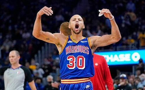 勇士隊首人！柯瑞季後賽3千分達陣