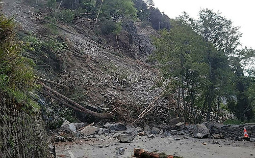 邊坡崩塌中斷43天！中橫關原路段明恢復通車：每日放行2次